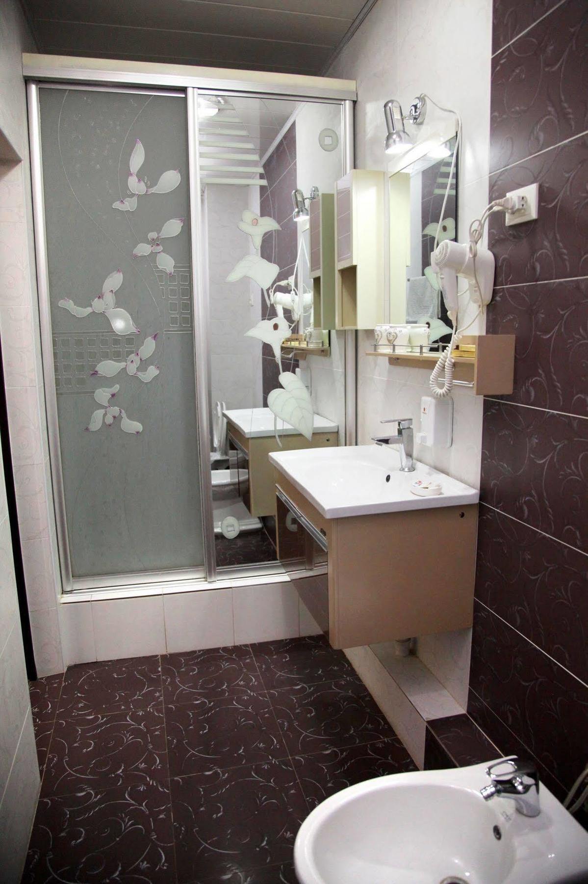 Voyage Hotel Bishkek Exterior photo
